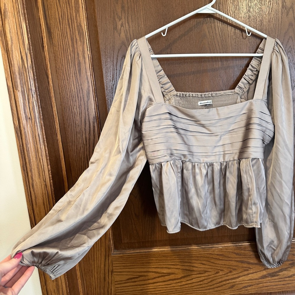 Abercrombie & Fitch Champagne Satin Pleated Square Neck Peplum Top Large L - Picture 5 of 7